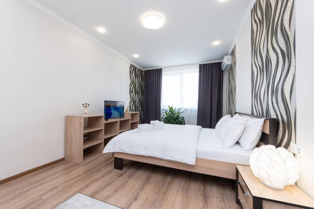 Квартира Люкс В Жк Лебединый, Ул. Ревуцкого 40 Г Kyiv Exterior foto