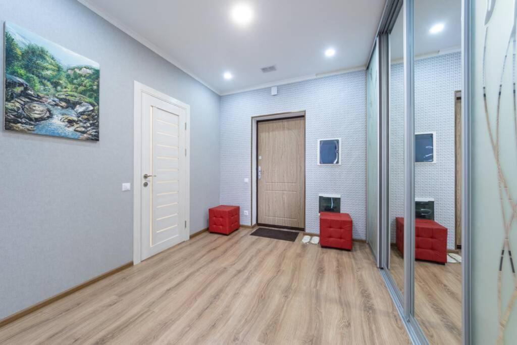Квартира Люкс В Жк Лебединый, Ул. Ревуцкого 40 Г Kyiv Exterior foto